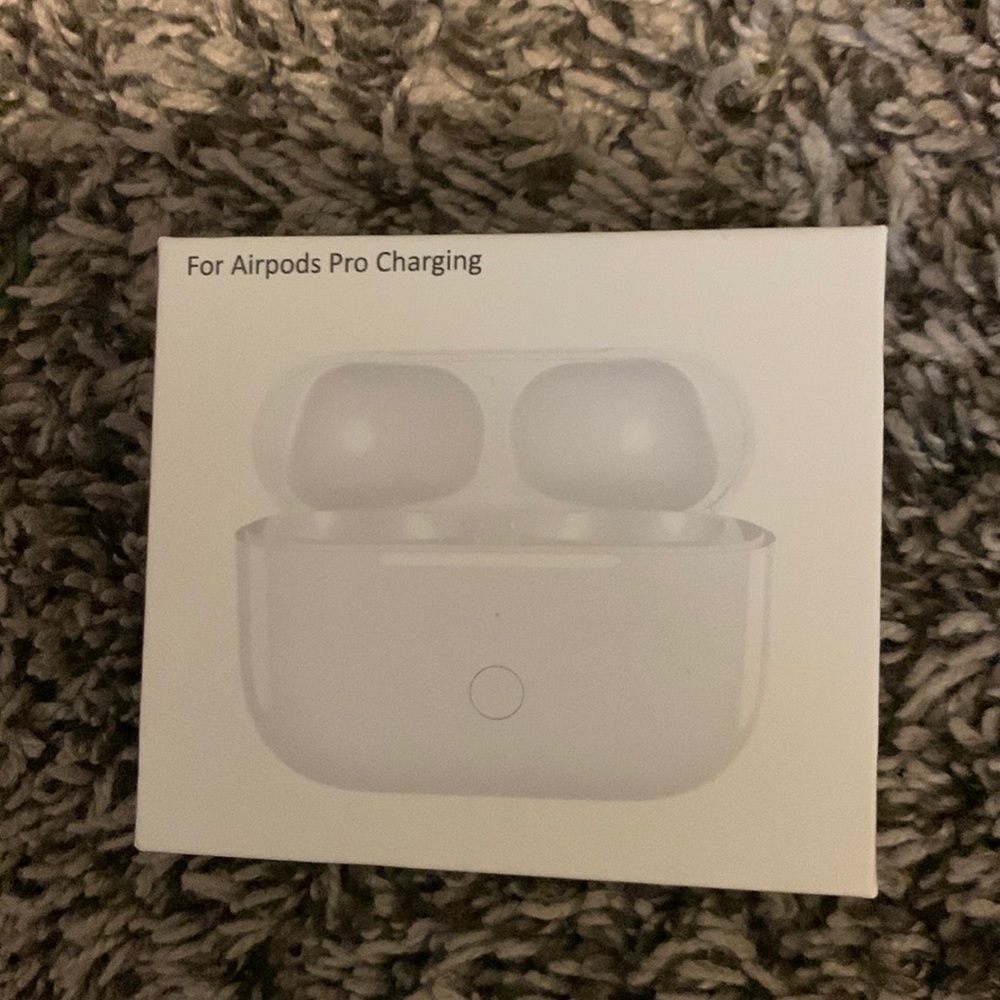 AirPods Pro replacement charging case